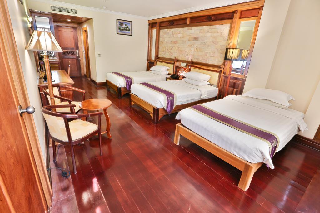 Blue River Hotel Phnom Penh Exterior foto
