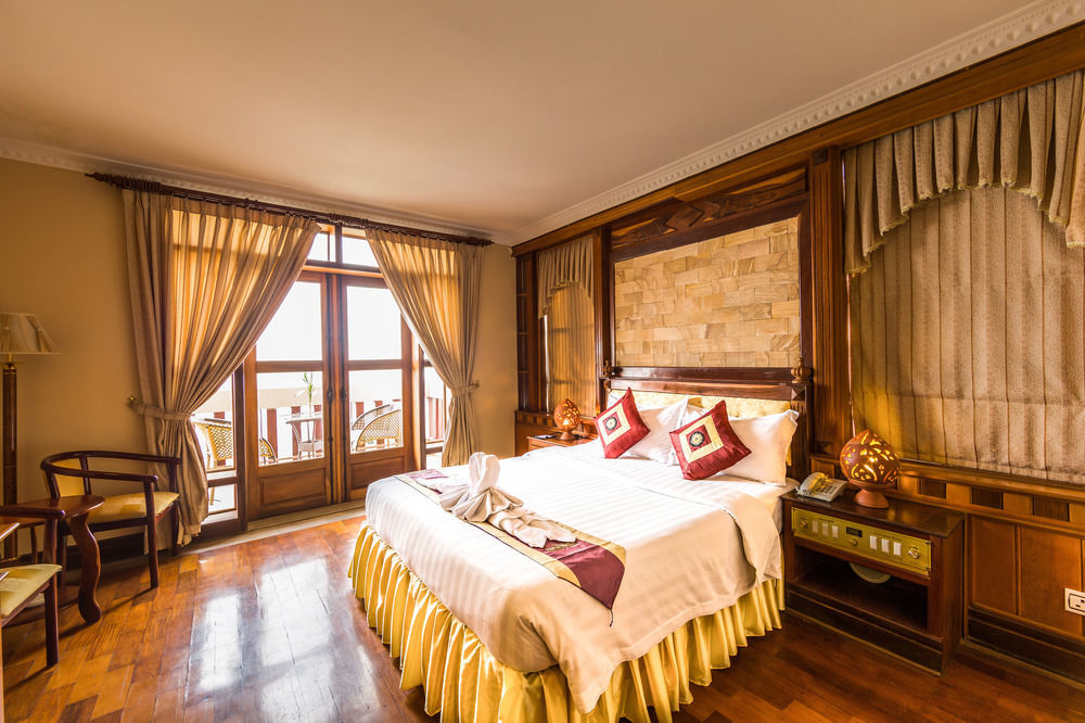 Blue River Hotel Phnom Penh Exterior foto